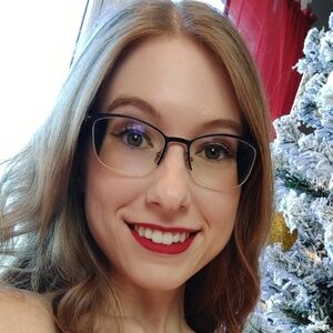 Lacey Bloom