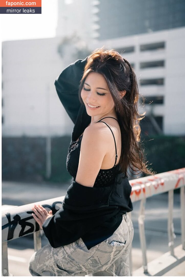 Sasha Emiri, sasha_emiri Nudi Trapelati  Foto #3