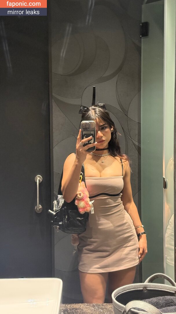 Alana Flores, Alanalarana, alanafloresf Nudi Trapelati  Foto #1