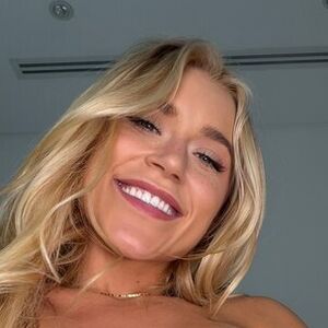 Elle Brooke