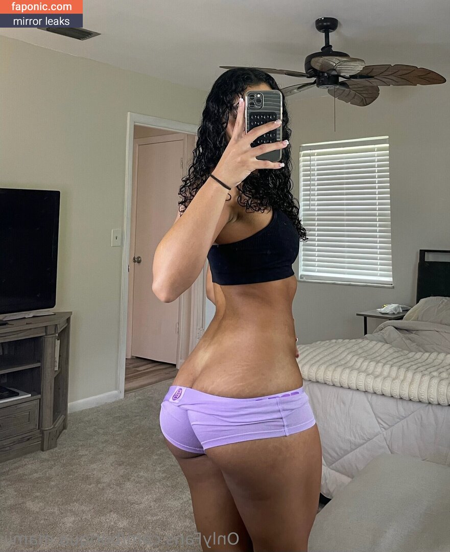 Destiny Velez, boriqua.mamii, destinyy_velez Nudi Trapelati OnlyFans Foto #1