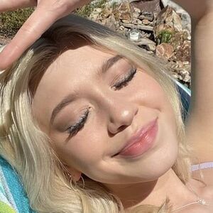 Charlotteeee01