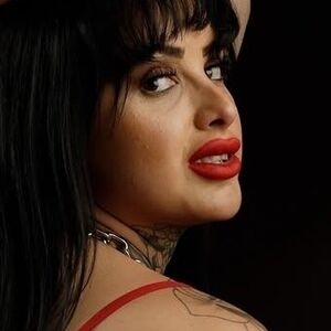 Chloeh_darkfemininity