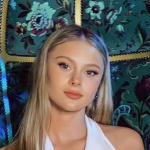 Mia Jenkins