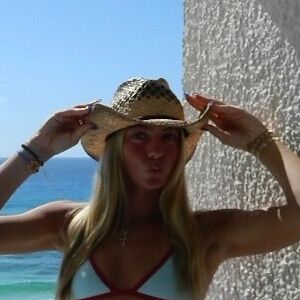 Taryn DeWese
